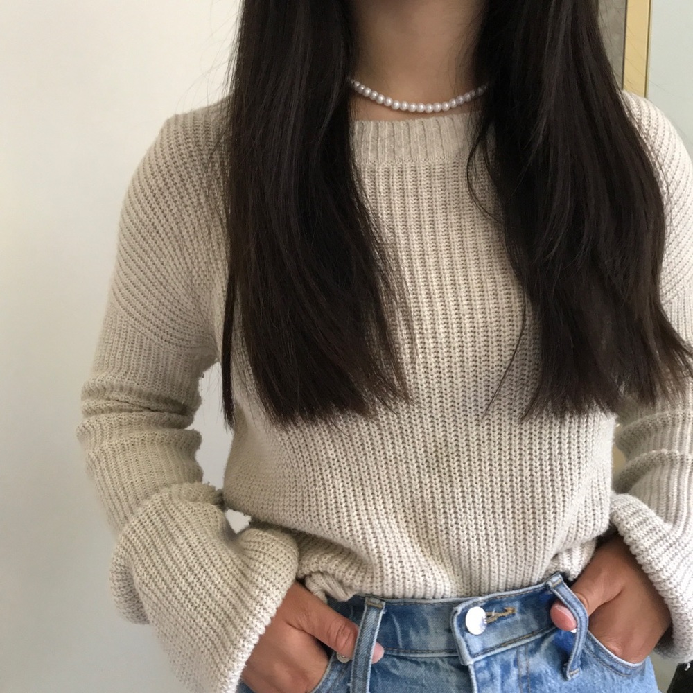 Simple Beige Sweater With “Hollister” Pin @ Bottom